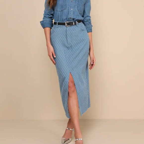 Light Wash Denim Textured Raw Hem Midi Skirt/NWT/L - Picture 1 of 16